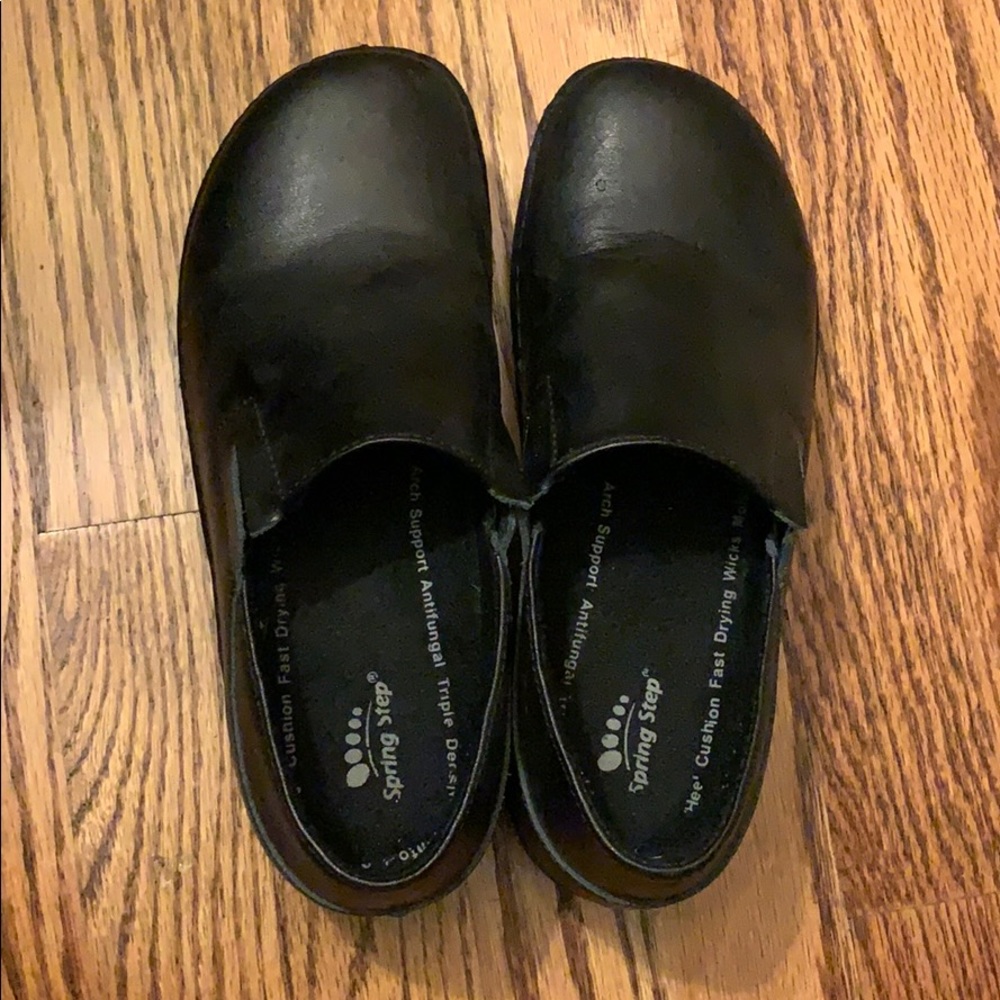 Spring Step Arch Support Clogs